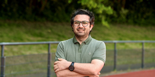 Photo of Esmaeil Farhang