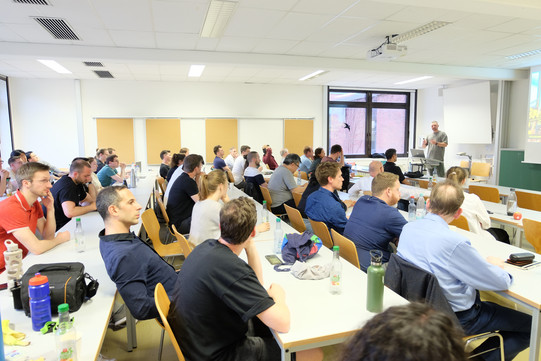 Zuschauer des Symposiums zu Injury Prevention Zuschauer des Symposiums zu Injury Prevention